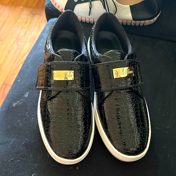 Claire Flowers Snakeskin shoes - Picture 1 of 3